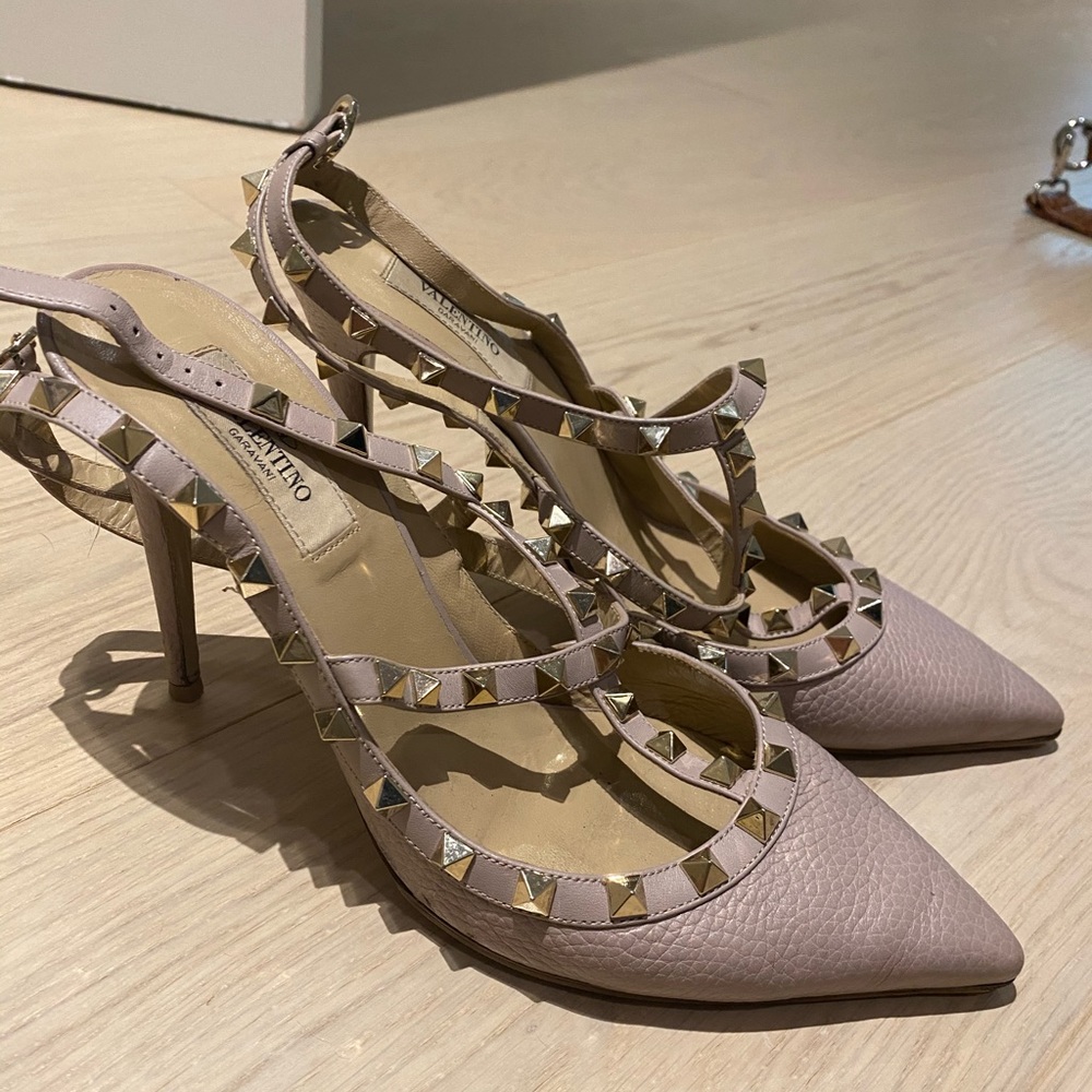 Valentino rockstud pumps
